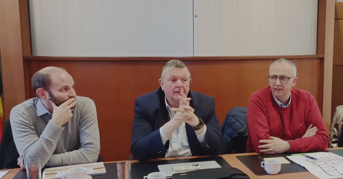 Dr Quentin Mary, Président de la SSMG, Stéphane Lasseaux, Bourgmestre de Florennes et Dr Thierry Van Der Schuren, coordinateur à la SSMG ©Carole Stavart